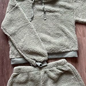 Sage Green Sherpa Set